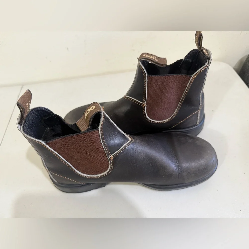 Blundstone Dark Brown Chelsea Pull-On Boots